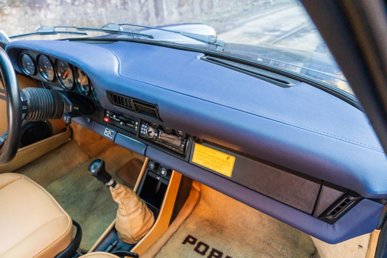 Porsche 911 Carrera 3.2 (US)