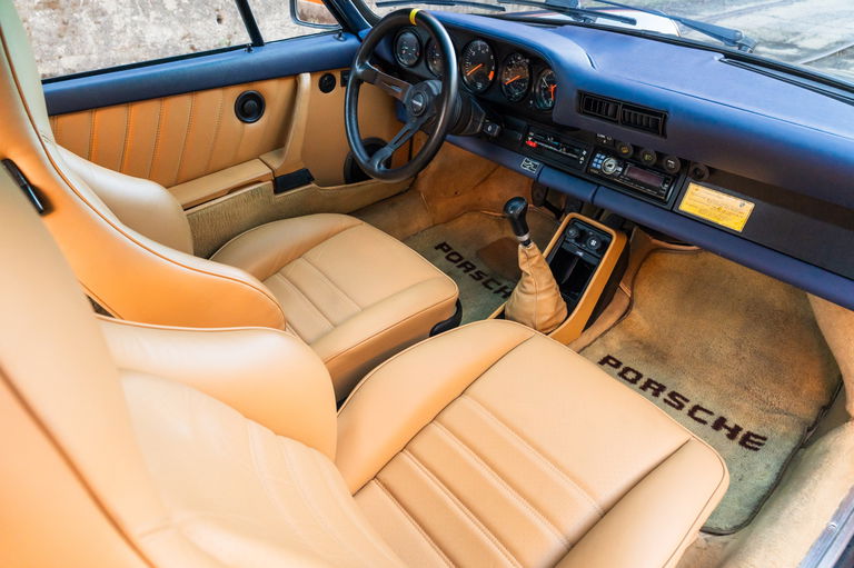 Porsche 911 Carrera 3.2 (US)