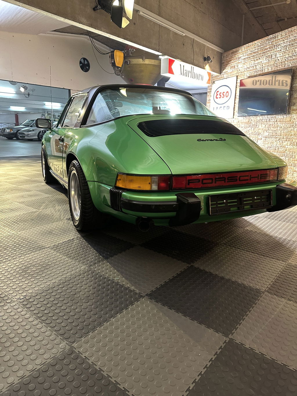 Porsche 911 Carrera 3.0