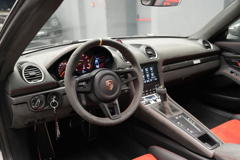 Porsche 718 Spyder RS