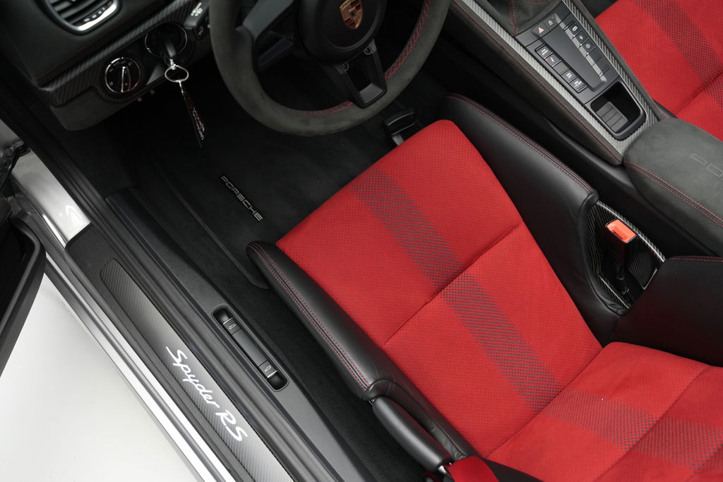 Porsche 718 Spyder RS