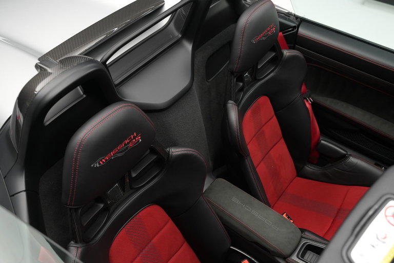 Porsche 718 Spyder RS