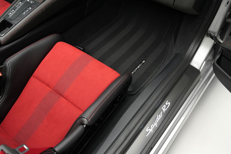 Porsche 718 Spyder RS