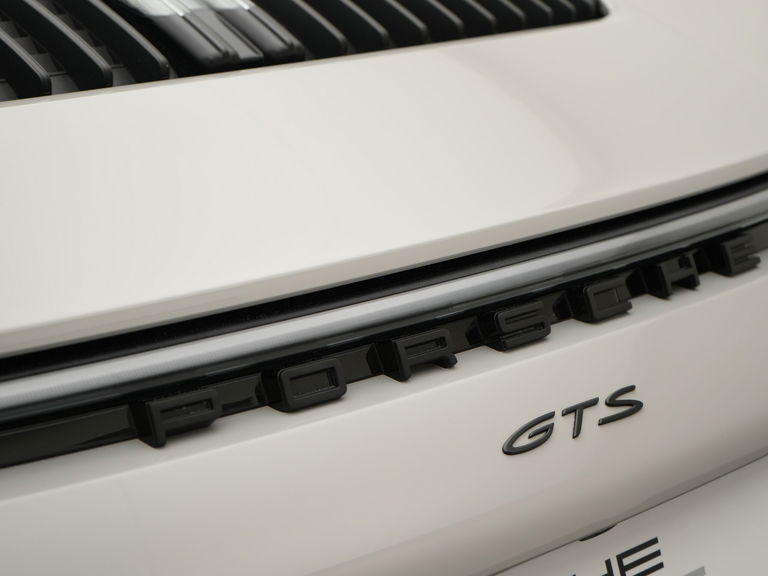 Porsche 992 Carrera GTS