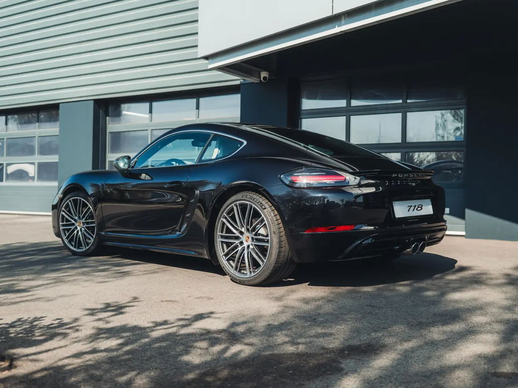 Porsche 718 Cayman