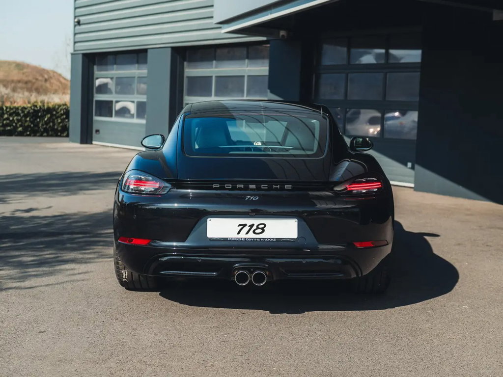 Porsche 718 Cayman