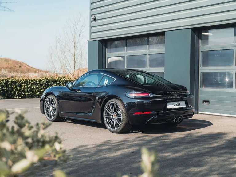 Porsche 718 Cayman