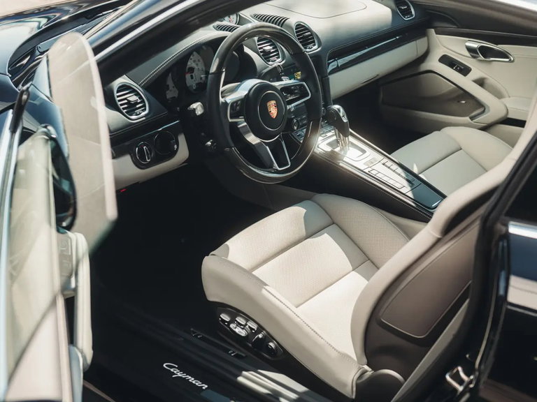 Porsche 718 Cayman
