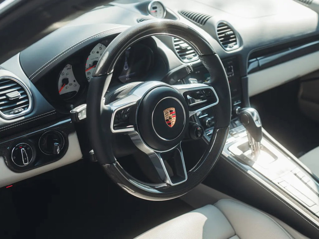 Porsche 718 Cayman