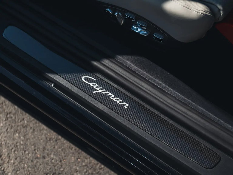 Porsche 718 Cayman