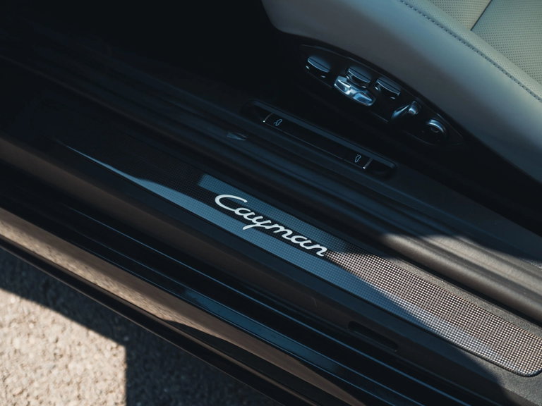 Porsche 718 Cayman
