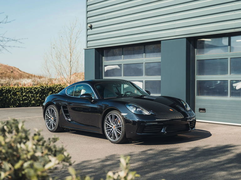 Porsche 718 Cayman