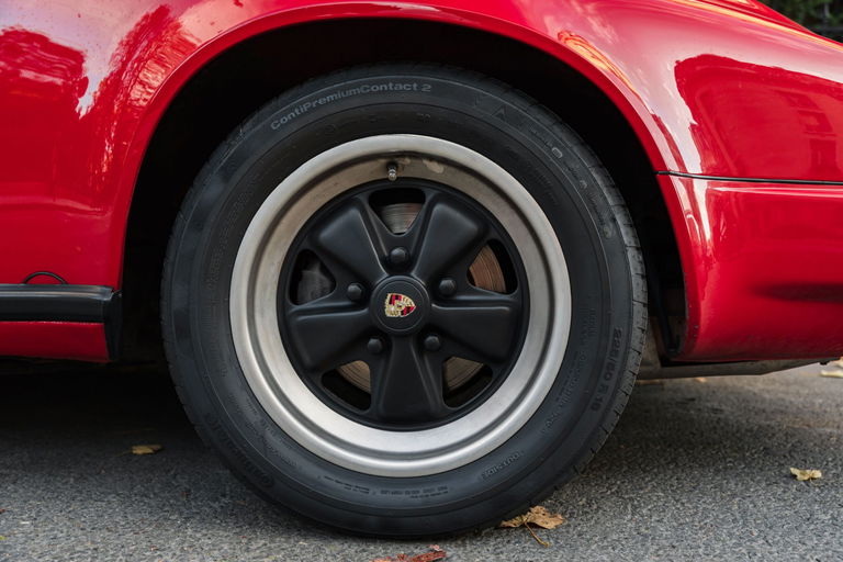 Porsche 911 Carrera 3.2 (US)