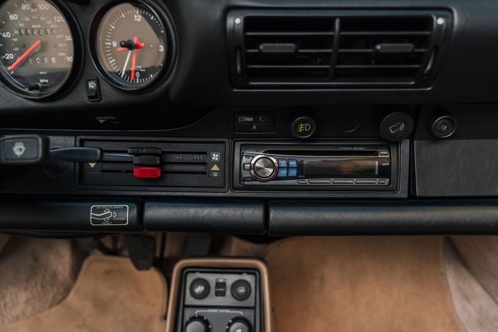 Porsche 911 Carrera 3.2 (US)