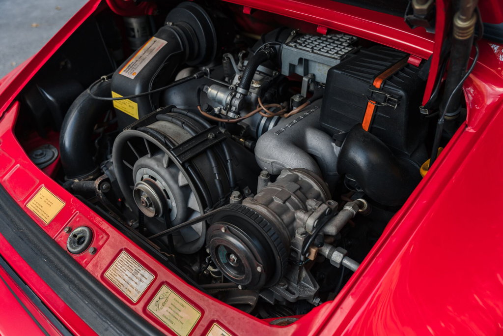 Porsche 911 Carrera 3.2 (US)