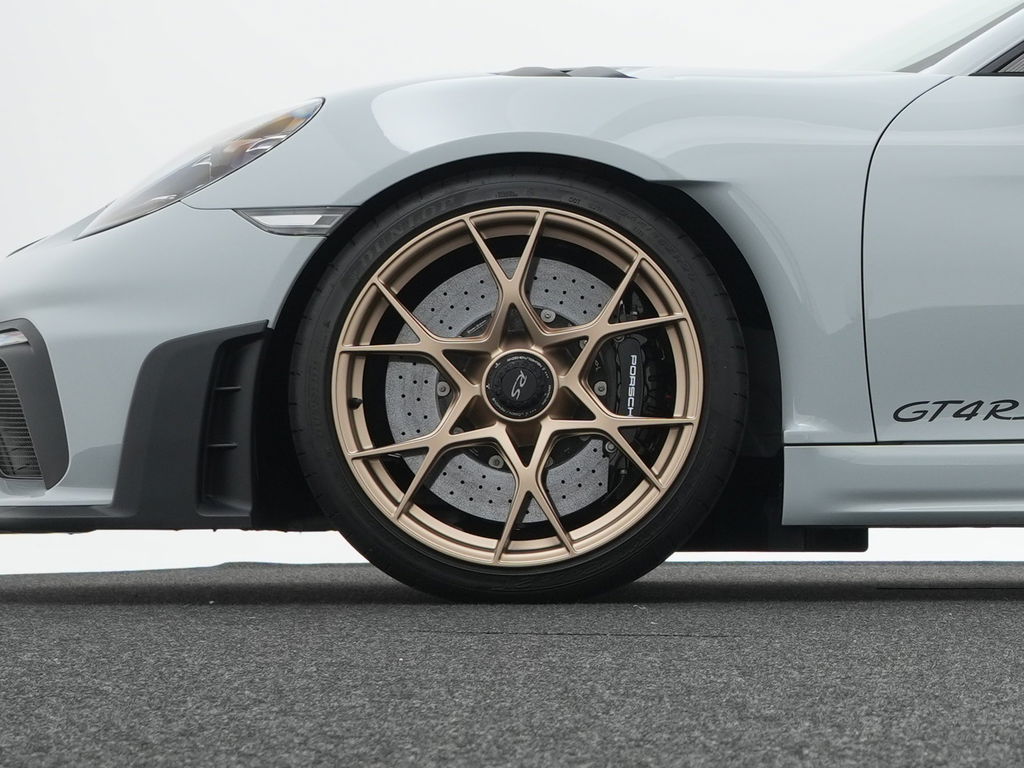 Porsche 718 Cayman GT4 RS