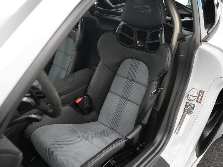 Porsche 718 Cayman GT4 RS