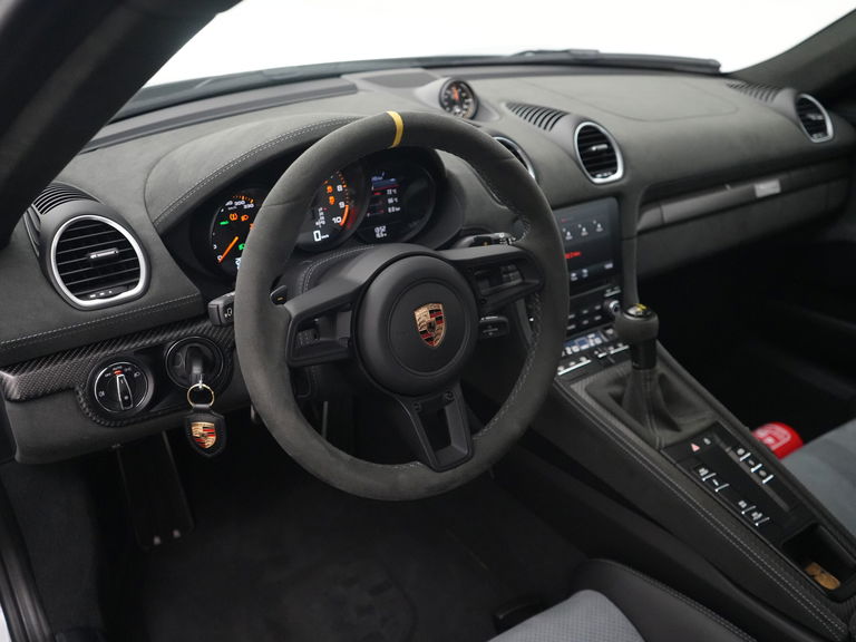 Porsche 718 Cayman GT4 RS