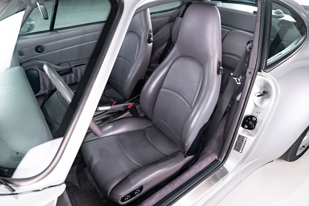 Porsche 993 Carrera 4S