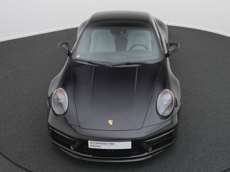 Porsche 992 Carrera 4 GTS