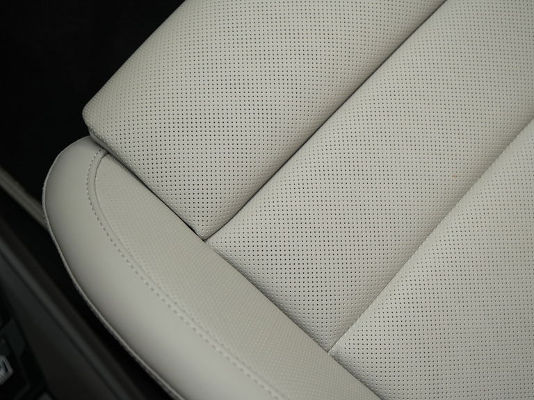 Porsche 992 Carrera 4 GTS