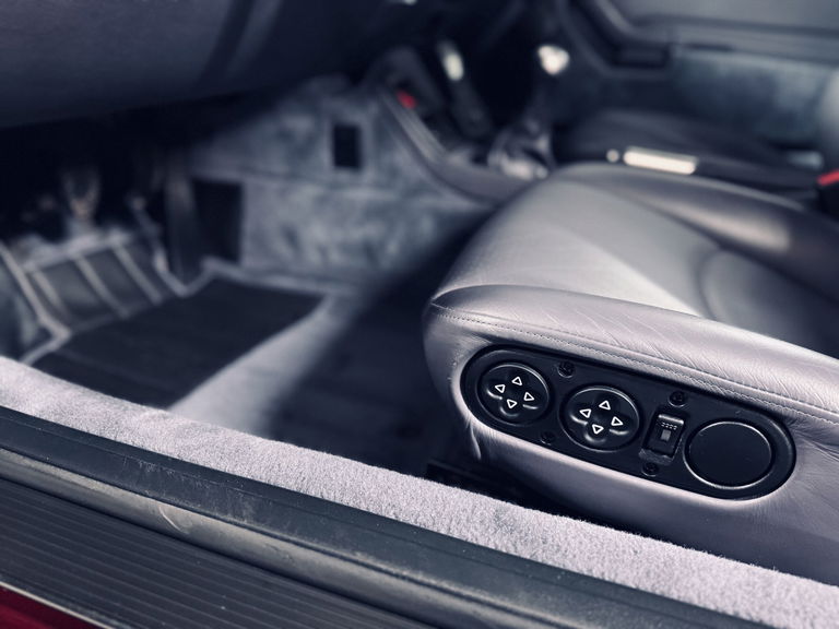 Porsche 993 Carrera 4S