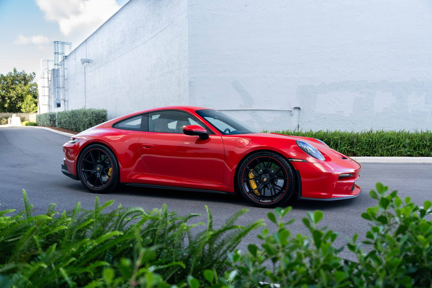 Porsche 992 GT3 Touring 2024 - elferspot.com - Marketplace for