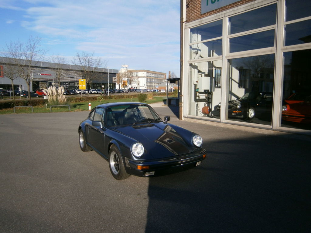 Porsche 911 Carrera 3.2 (US)