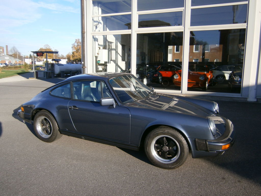 Porsche 911 Carrera 3.2 (US)