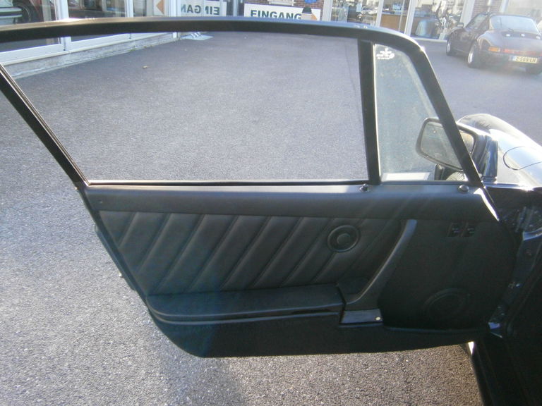 Porsche 911 Carrera 3.2 (US)