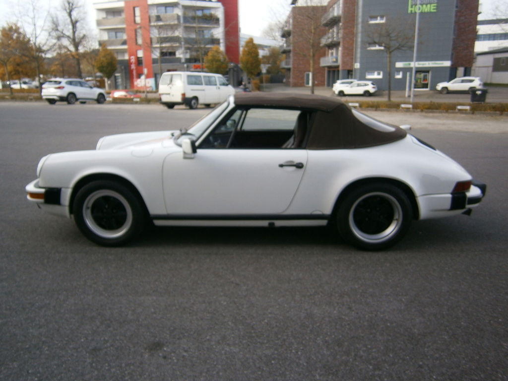 Porsche 911 Carrera 3.2 (US)
