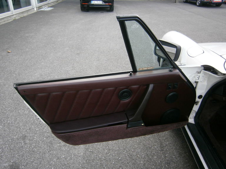 Porsche 911 Carrera 3.2 (US)