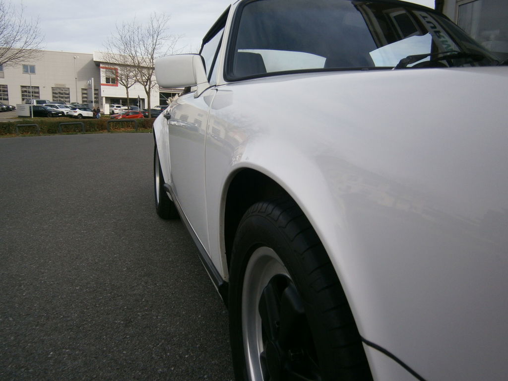 Porsche 911 Carrera 3.2 (US)