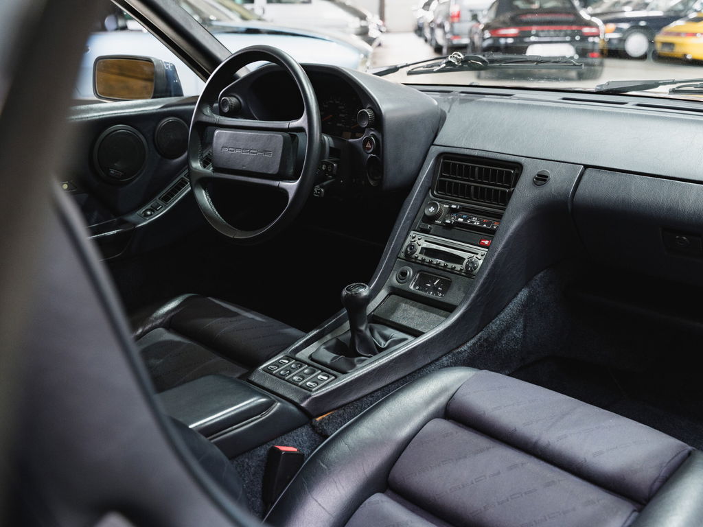 Porsche 928 GT