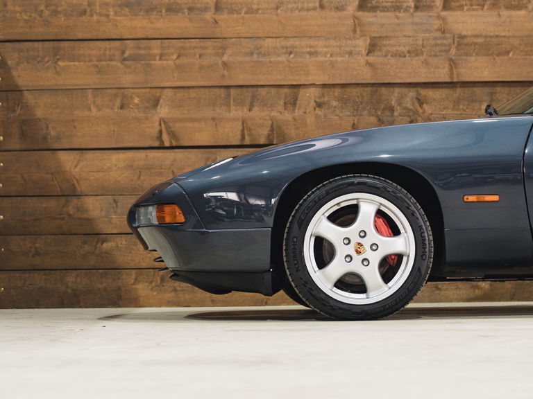 Porsche 928 GT