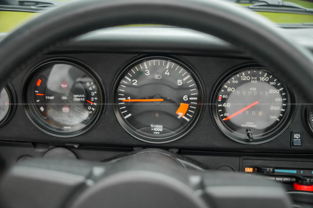 Porsche 911 Carrera 3.2 (US)