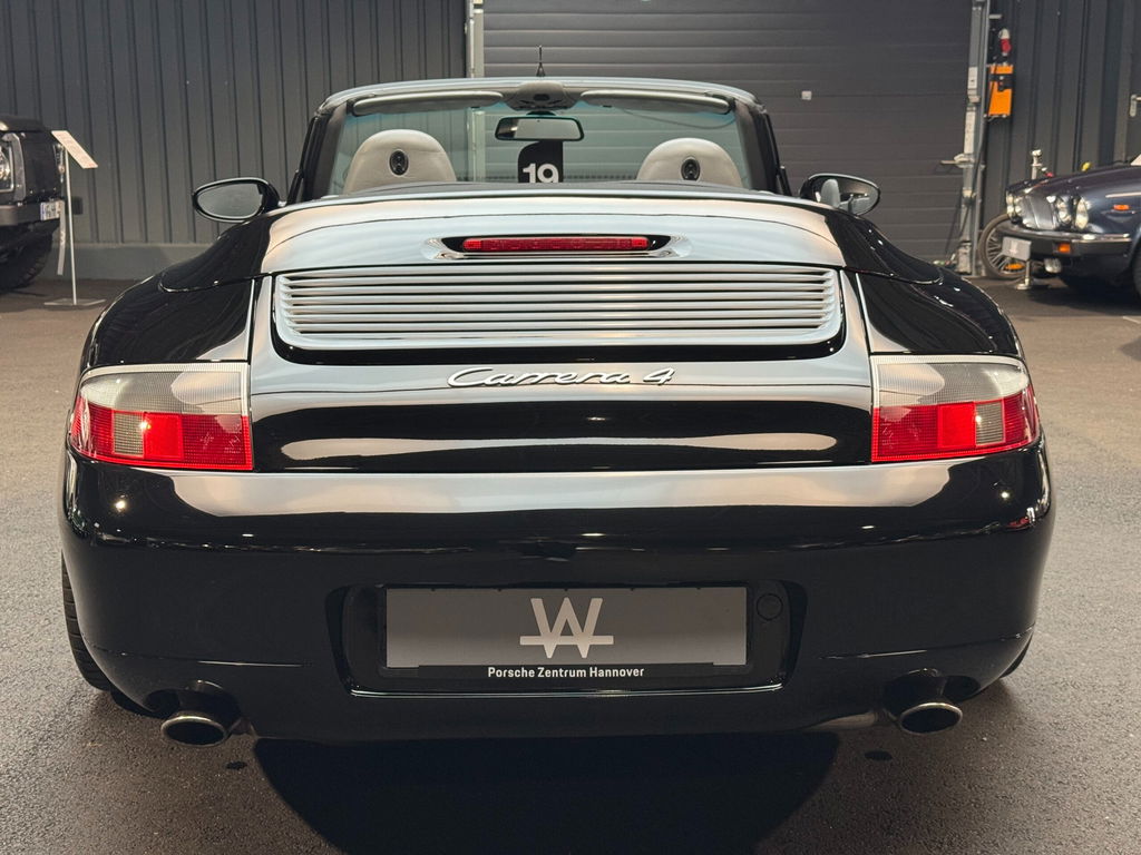 Porsche 996 Carrera 4