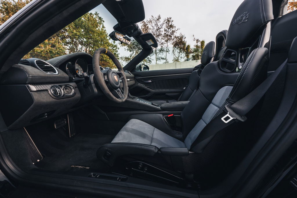 Porsche 718 Spyder RS