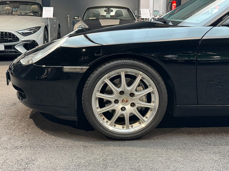 Porsche 996 Carrera 4