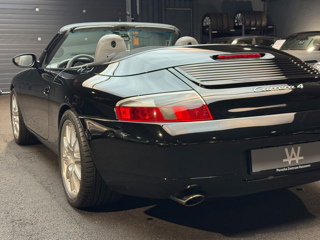 Porsche 996 Carrera 4