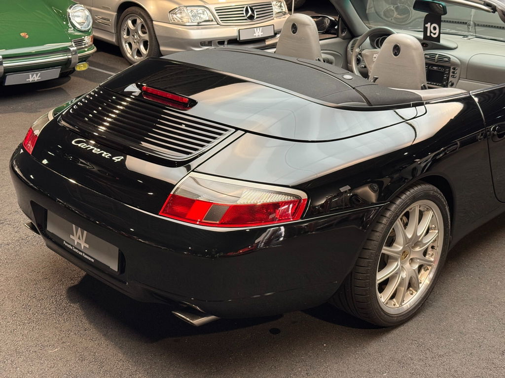 Porsche 996 Carrera 4