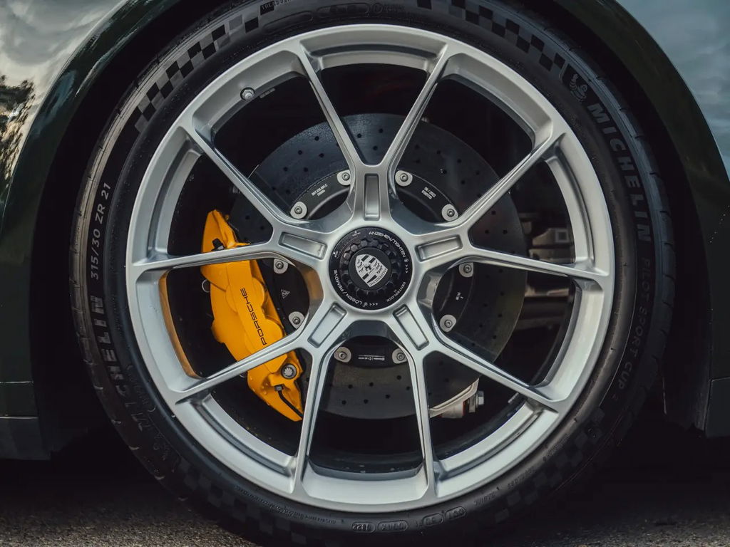 Porsche 992 GT3 Touring