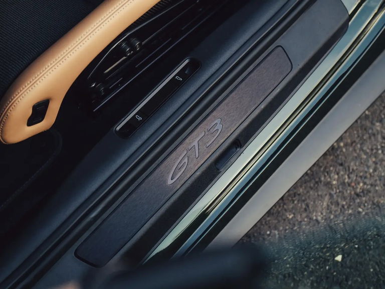 Porsche 992 GT3 Touring