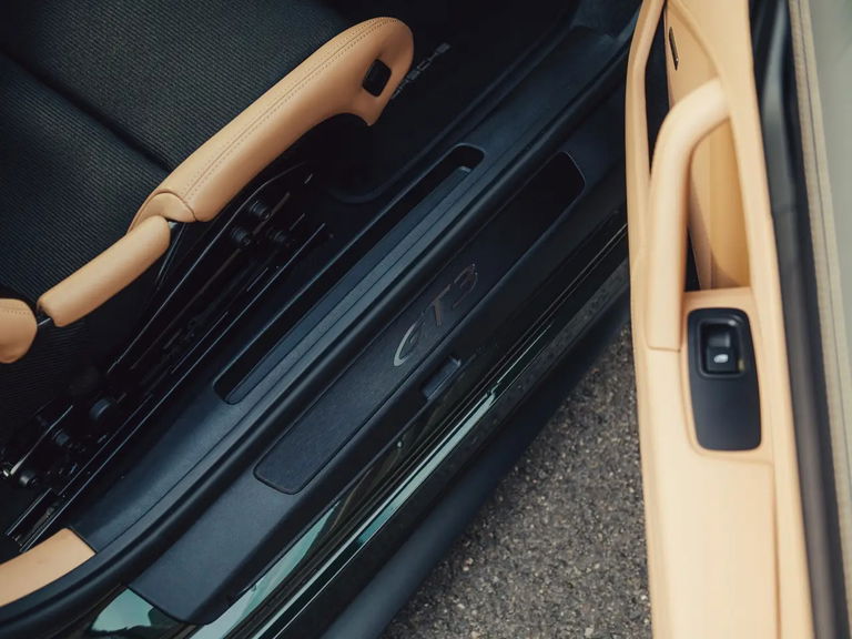 Porsche 992 GT3 Touring