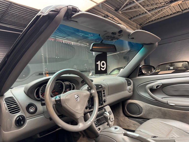 Porsche 996 Carrera 4