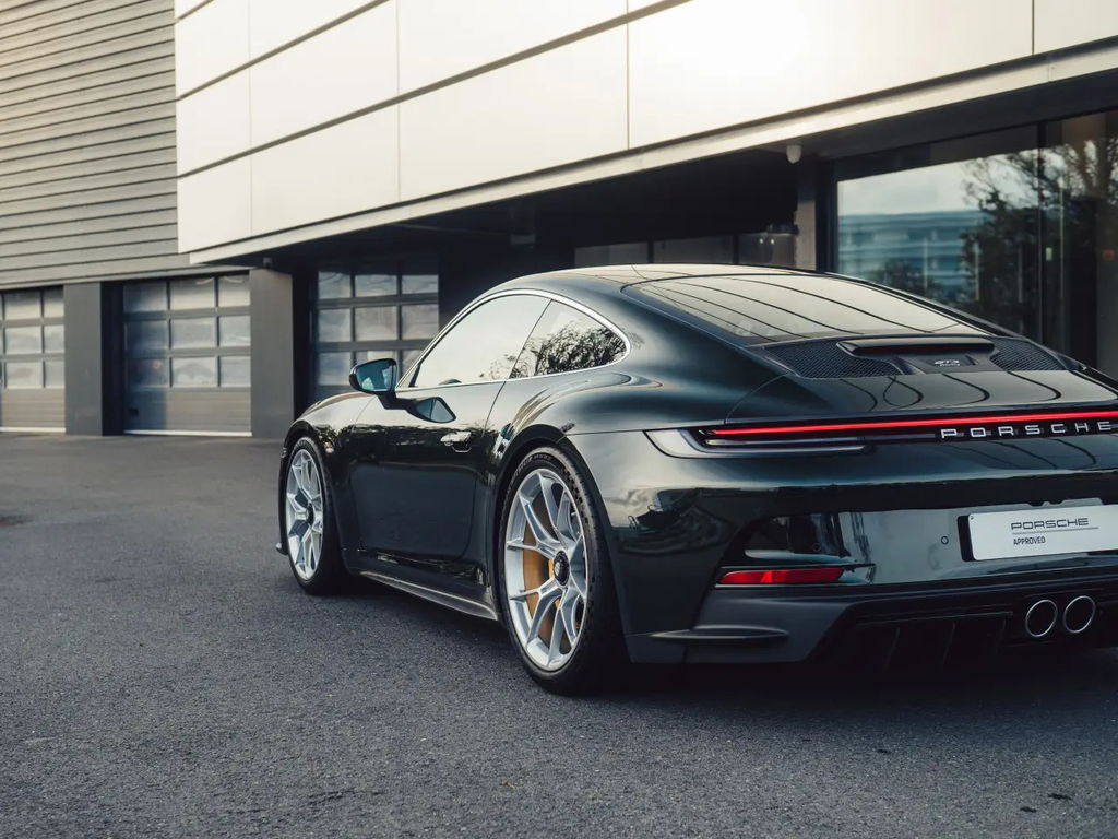 Porsche 992 GT3 Touring