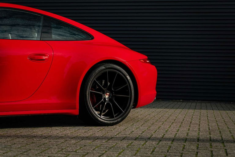 Porsche 991 Carrera GTS