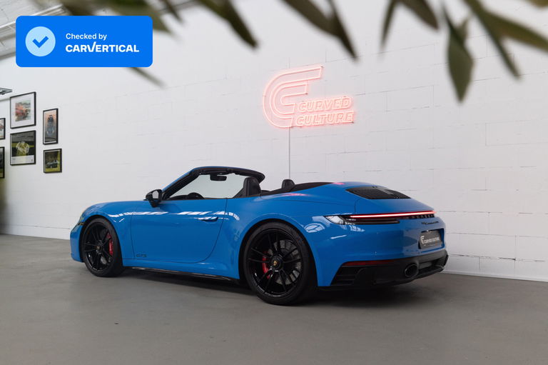 Porsche 992 Carrera 4 GTS