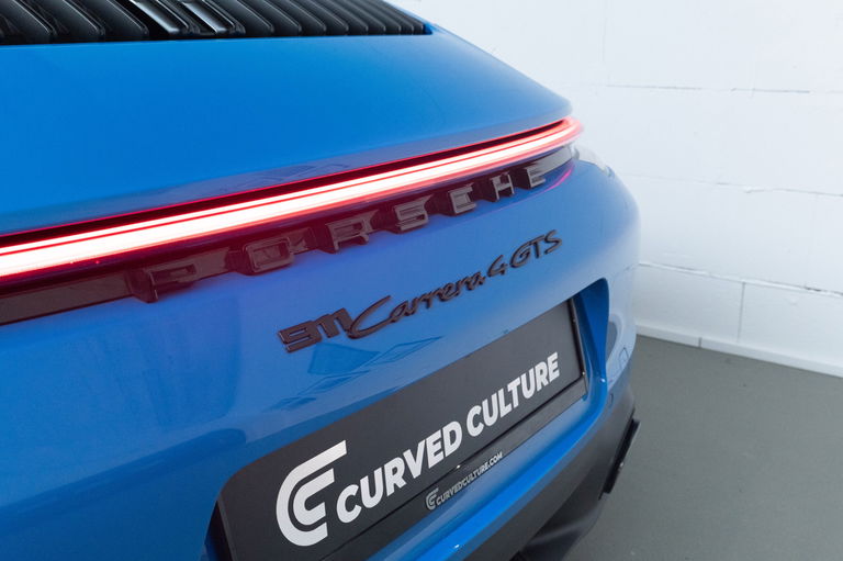 Porsche 992 Carrera 4 GTS