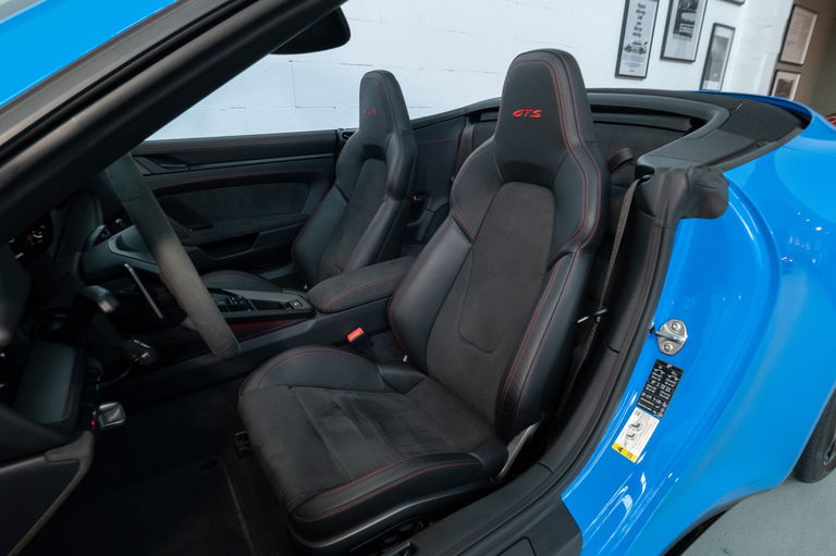 Porsche 992 Carrera 4 GTS